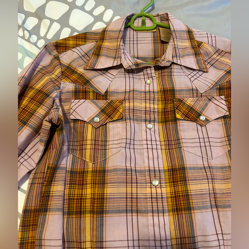 Women’s Wrangler pearl snap shirt